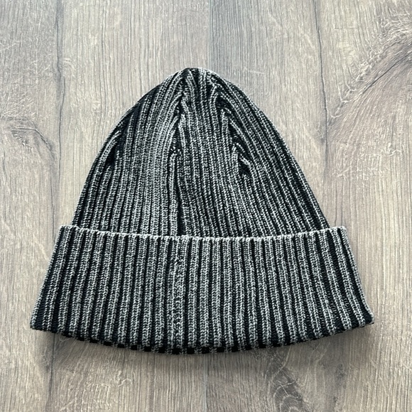 NWOT Supreme Bleached Rib Beanie in black - Picture 3 of 4
